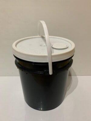 Balde Plástico Negro 10 Litros Con Pico